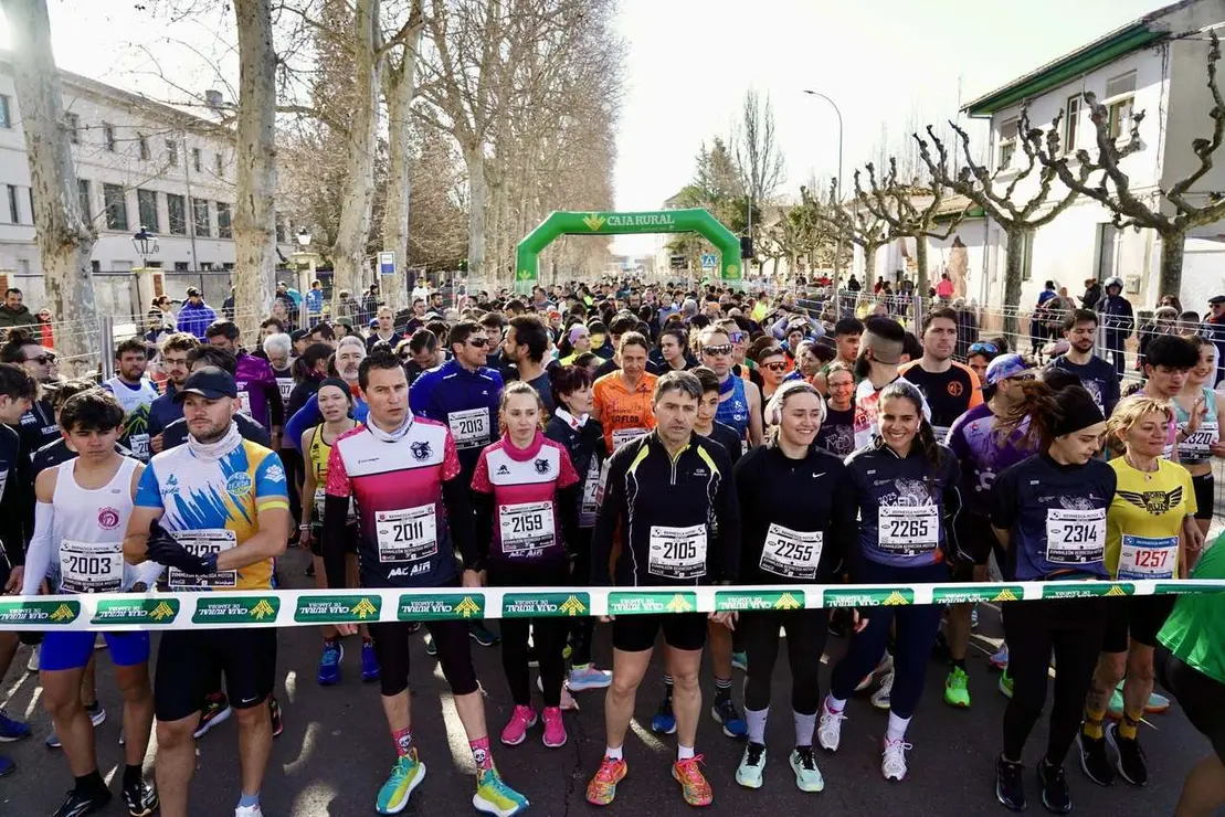 El alcalde de Le&oacute;n, Jos&eacute; Antonio Diez, participa en la salida de la XV Media Marat&oacute;n Ciudad de Le&oacute;n.