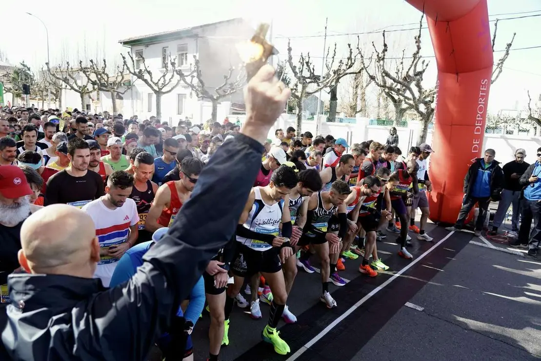 El alcalde de Le&oacute;n, Jos&eacute; Antonio Diez, participa en la salida de la XV Media Marat&oacute;n Ciudad de Le&oacute;n.