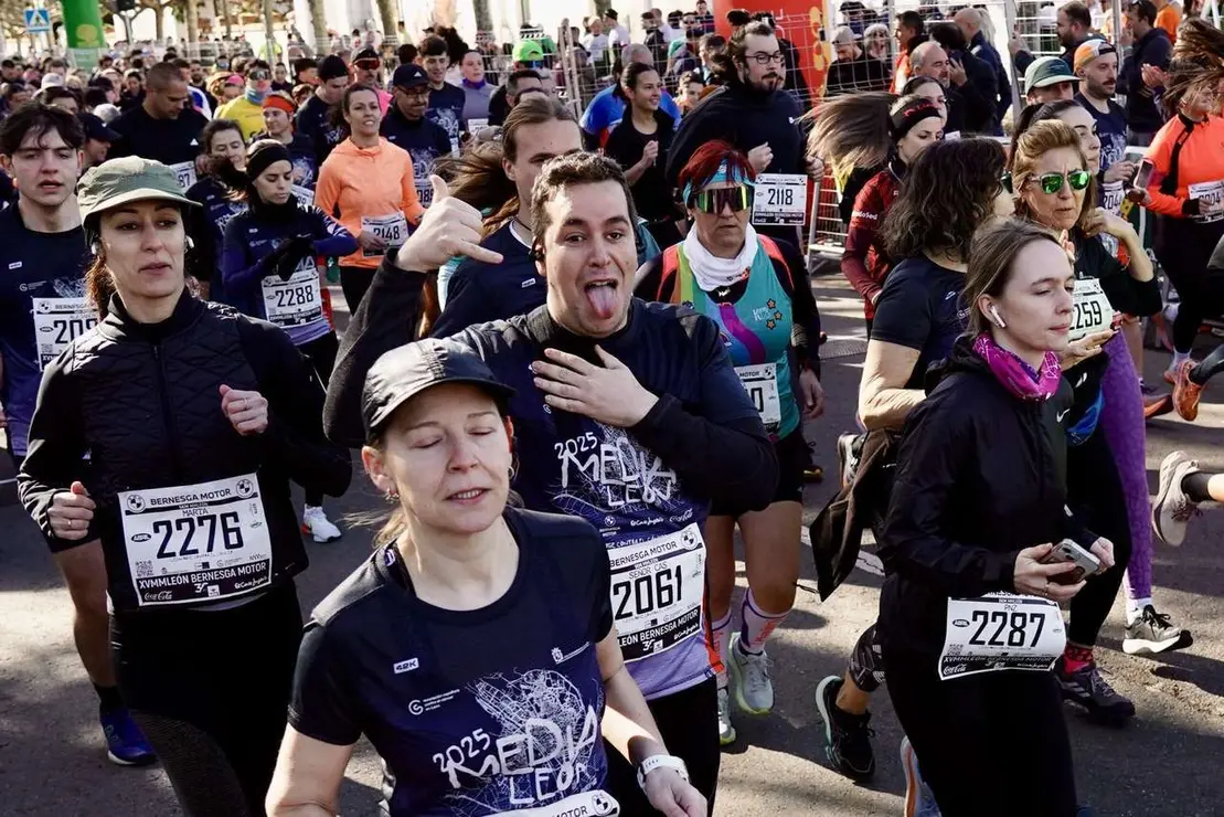 El alcalde de Le&oacute;n, Jos&eacute; Antonio Diez, participa en la salida de la XV Media Marat&oacute;n Ciudad de Le&oacute;n.