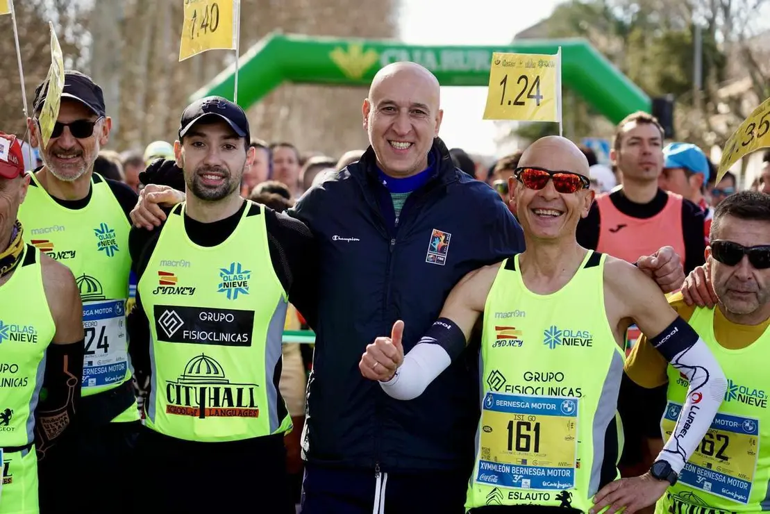 El alcalde de Le&oacute;n, Jos&eacute; Antonio Diez, participa en la salida de la XV Media Marat&oacute;n Ciudad de Le&oacute;n.