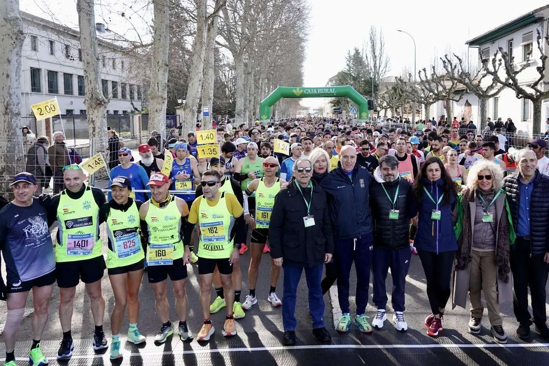 El alcalde de Le&oacute;n, Jos&eacute; Antonio Diez, participa en la salida de la XV Media Marat&oacute;n Ciudad de Le&oacute;n.