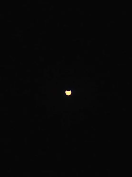 Eclipse solar parcial de marzo de 2025 desde Le&oacute;n. / RUB&Eacute;N SAN CIRILO