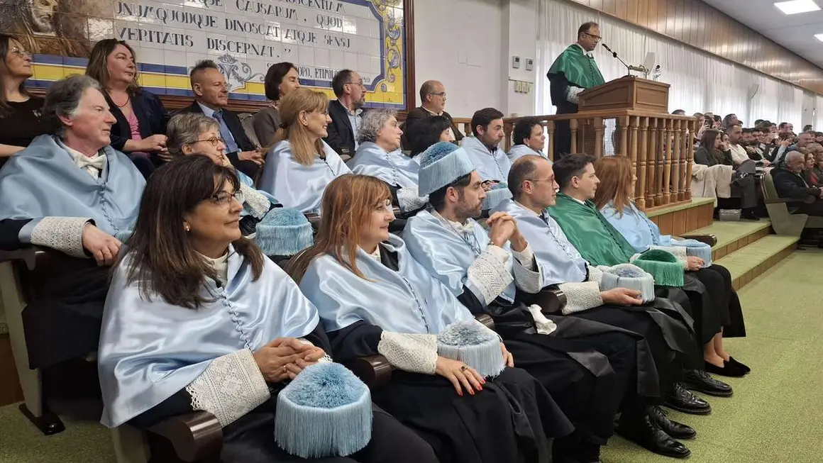 Acto de graduaci&oacute;n de la Facultad de Filosof&iacute;a y Letras de la Universidad de Le&oacute;n. / PRENSA ULE