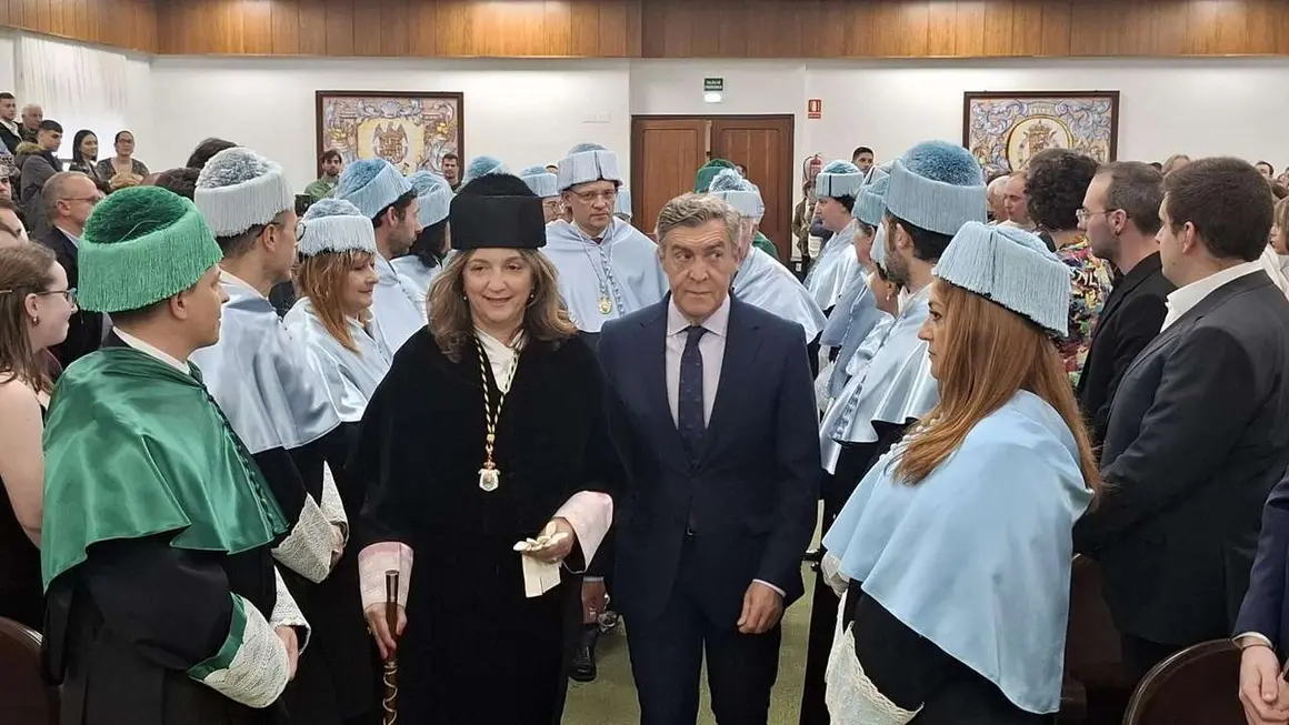 Acto de graduaci&oacute;n de la Facultad de Filosof&iacute;a y Letras de la Universidad de Le&oacute;n. / PRENSA ULE