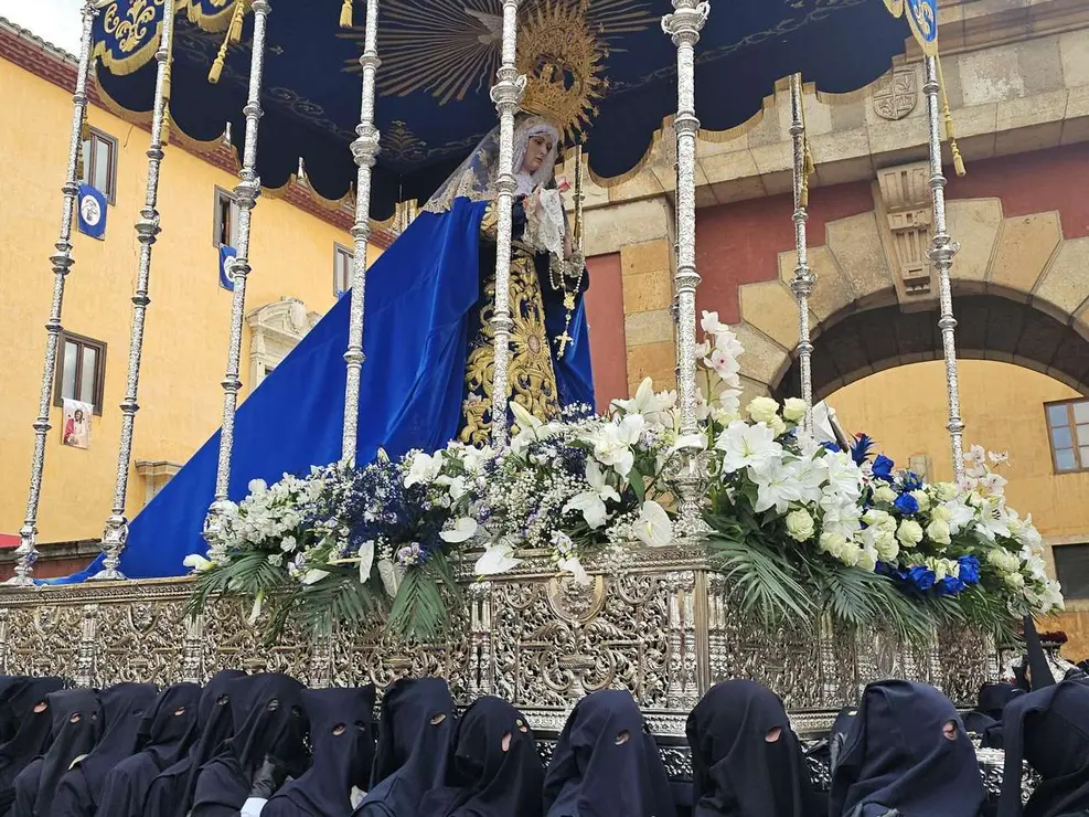 La procesi&oacute;n del Camino de la Pasi&oacute;n de Le&oacute;n no saldr&aacute; de San Isidoro por la lluvia. / LE&Oacute;N24HORAS