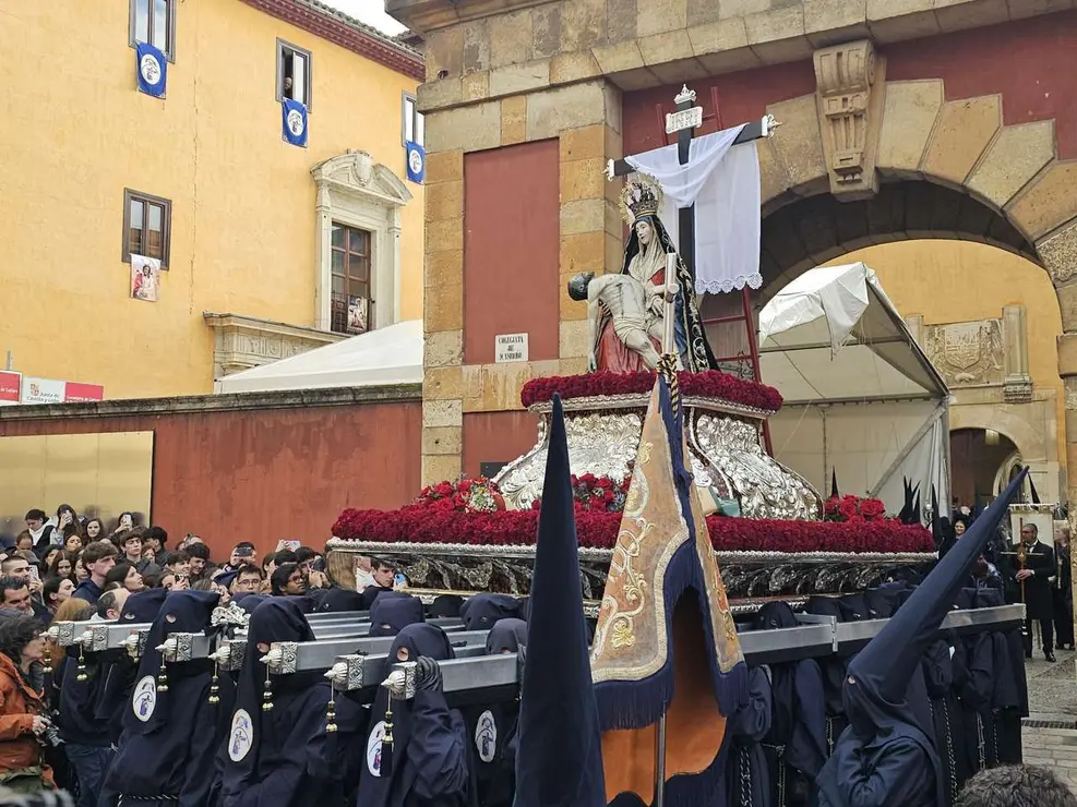 La procesi&oacute;n del Camino de la Pasi&oacute;n de Le&oacute;n no saldr&aacute; de San Isidoro por la lluvia. / LE&Oacute;N24HORAS
