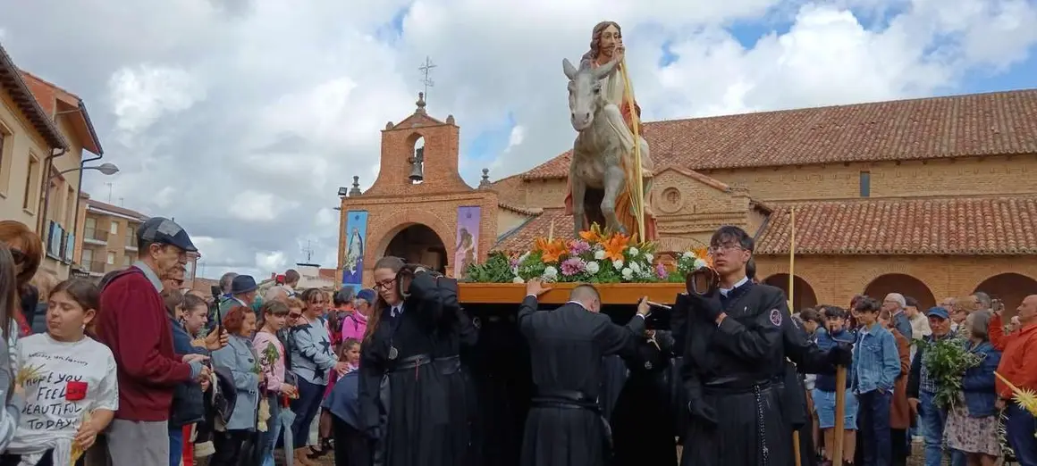 Procesi&oacute;n de los Ramos de Sahag&uacute;n 2025. / LE&Oacute;N24HORAS