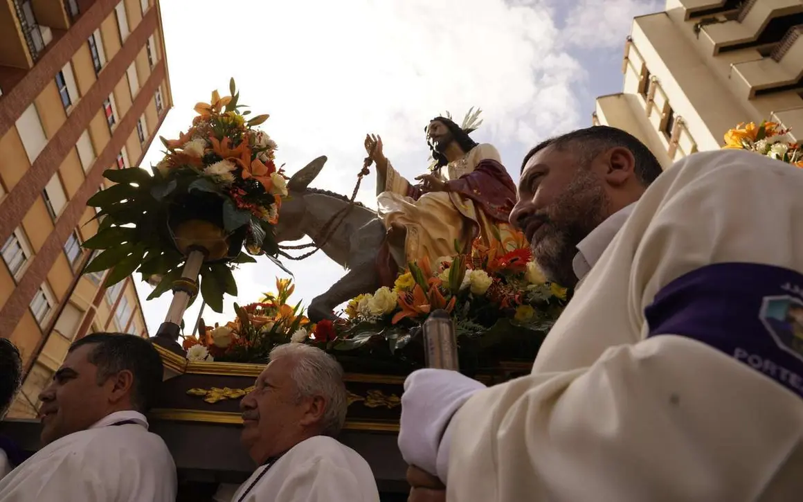 Procesi&oacute;n del Domingo de Ramos en Ponferrada 2025. / C&Eacute;SAR S&Aacute;NCHEZ / ICAL