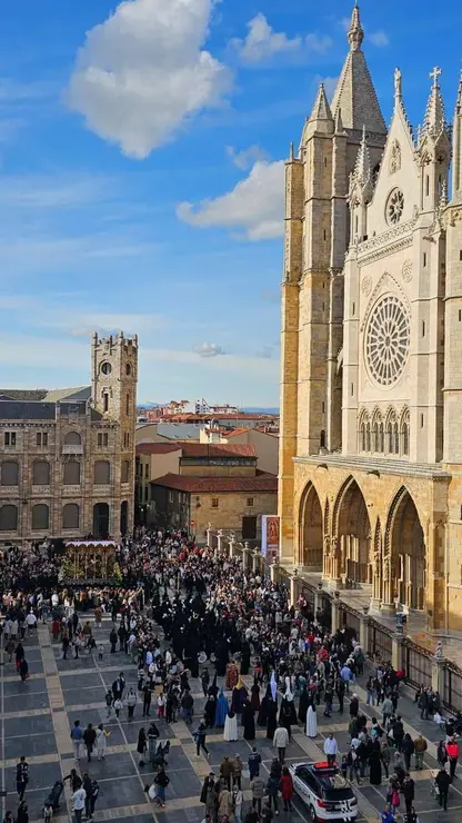 Procesi&oacute;n del Cristo del Gran Poder de Le&oacute;n 2025. / LE&Oacute;N24HORAS