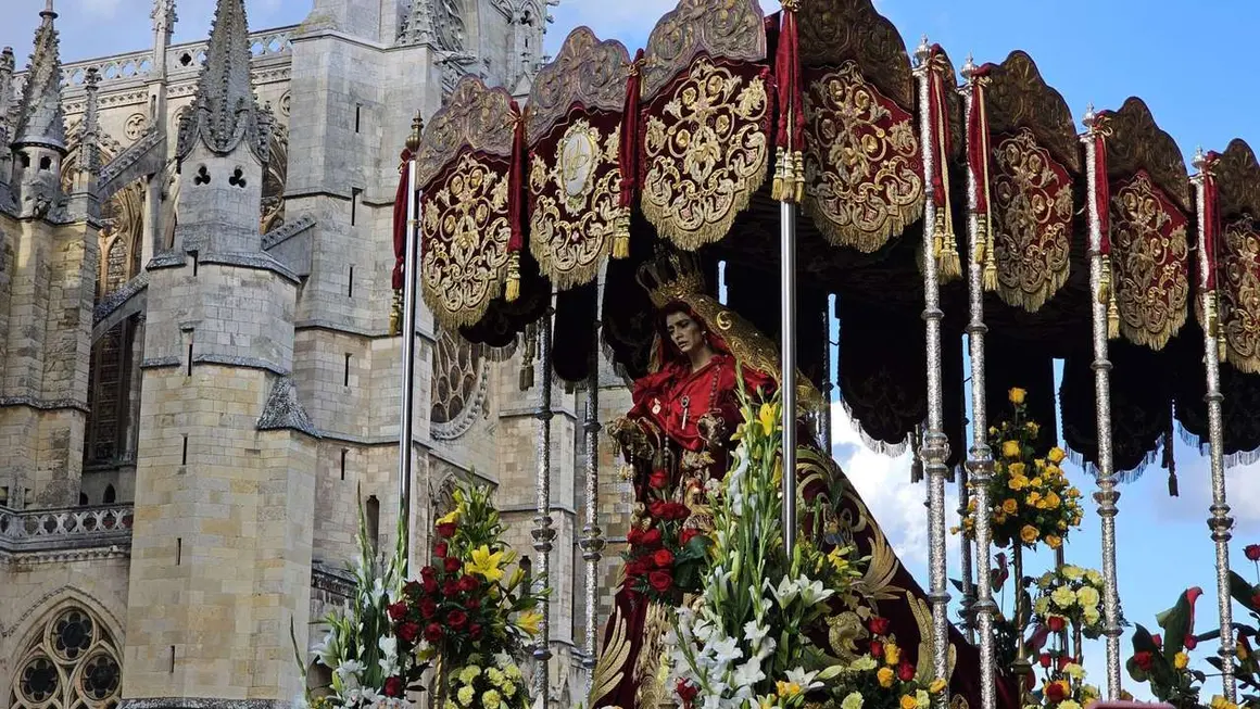 Procesi&oacute;n del Cristo del Gran Poder de Le&oacute;n 2025. / LE&Oacute;N24HORAS