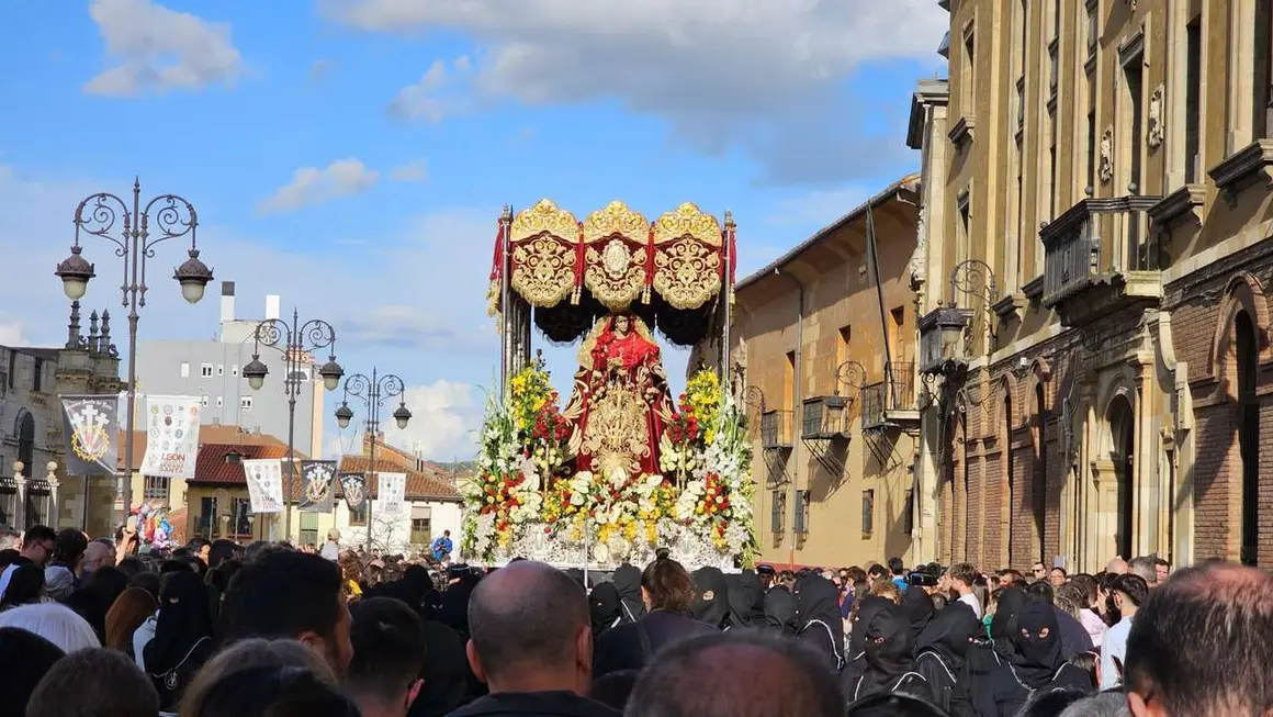 Procesi&oacute;n del Cristo del Gran Poder de Le&oacute;n 2025. / LE&Oacute;N24HORAS