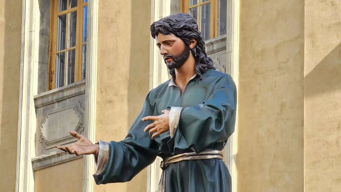 Procesi&oacute;n del Cristo del Gran Poder de Le&oacute;n 2025. / LE&Oacute;N24HORAS