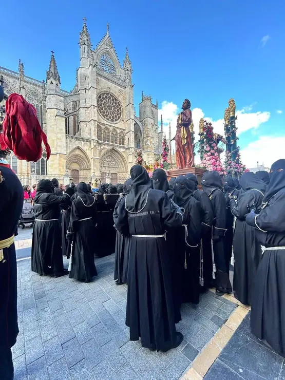 Procesi&oacute;n del Cristo del Gran Poder de Le&oacute;n 2025. / LE&Oacute;N24HORAS