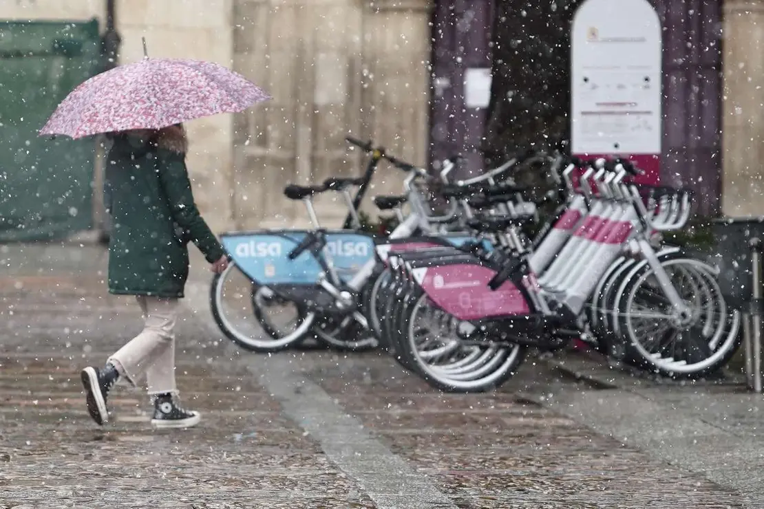 Nieve en la capital leonesa. / CAMPILLO / ICAL