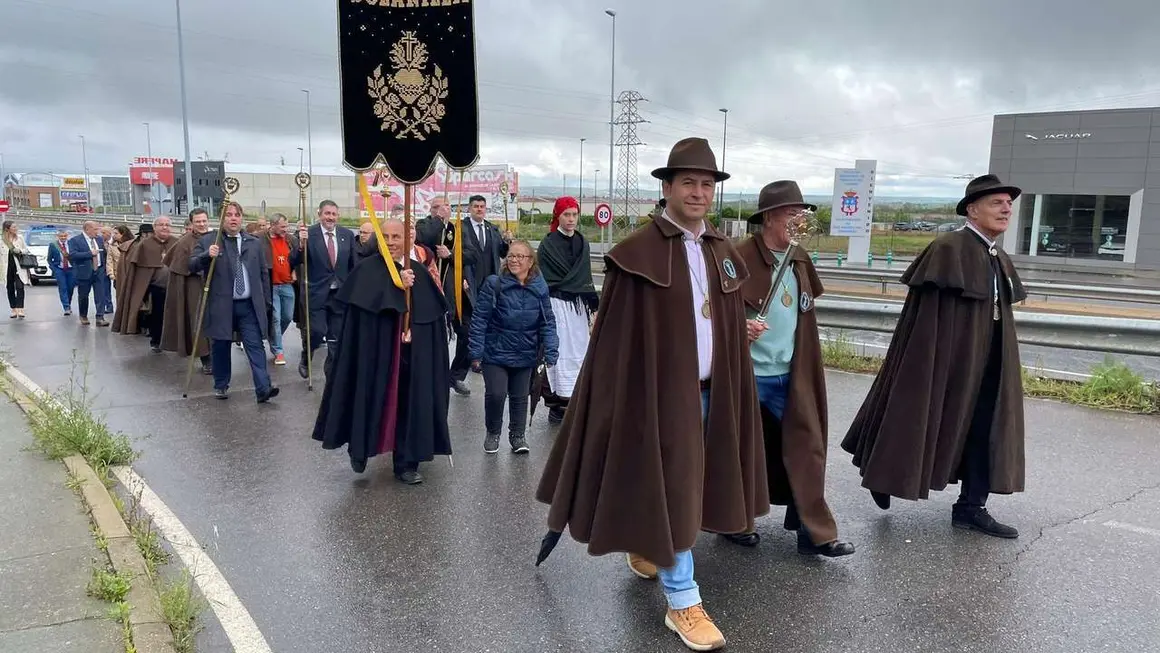 La romer&iacute;a del Voto a la Virgen del Camino volvi&oacute; a cumplir. / LE&Oacute;N24HORAS 