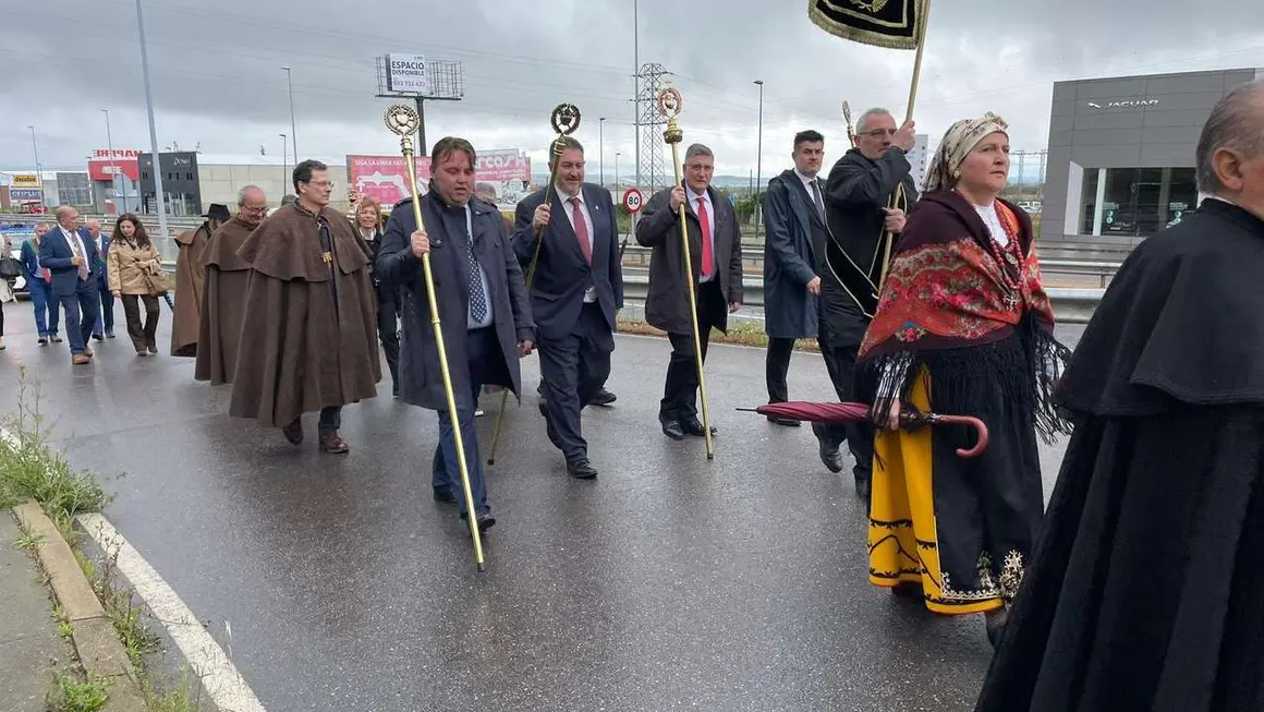 La romer&iacute;a del Voto a la Virgen del Camino volvi&oacute; a cumplir. / LE&Oacute;N24HORAS 