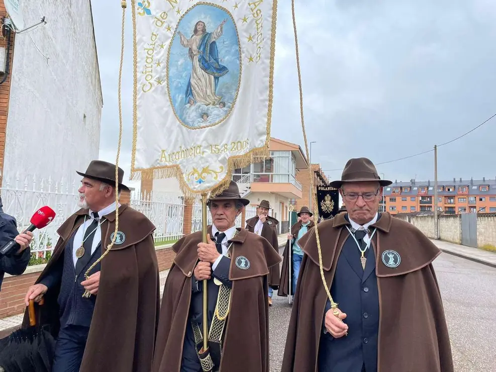 La romer&iacute;a del Voto a la Virgen del Camino volvi&oacute; a cumplir. / LE&Oacute;N24HORAS 