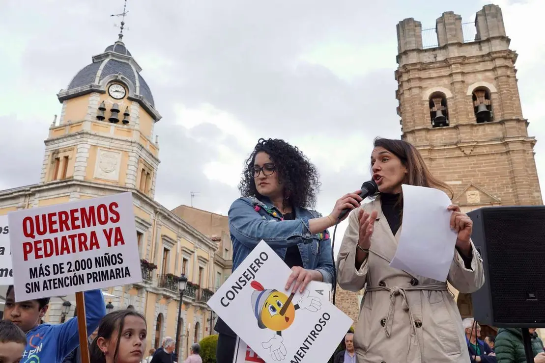 Concentraci&oacute;n por pediatria en La Ba&ntilde;eza este martes.