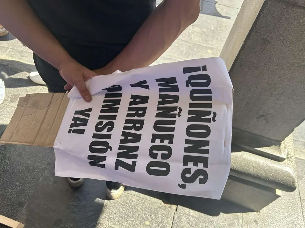 Fotograf&iacute;as de la manifestaci&oacute;n en Le&oacute;n contra la gesti&oacute;n de los incendios. Im&aacute;genes: Hugo Garc&iacute;a Gonz&aacute;lez | Le&oacute;n 24 Horas