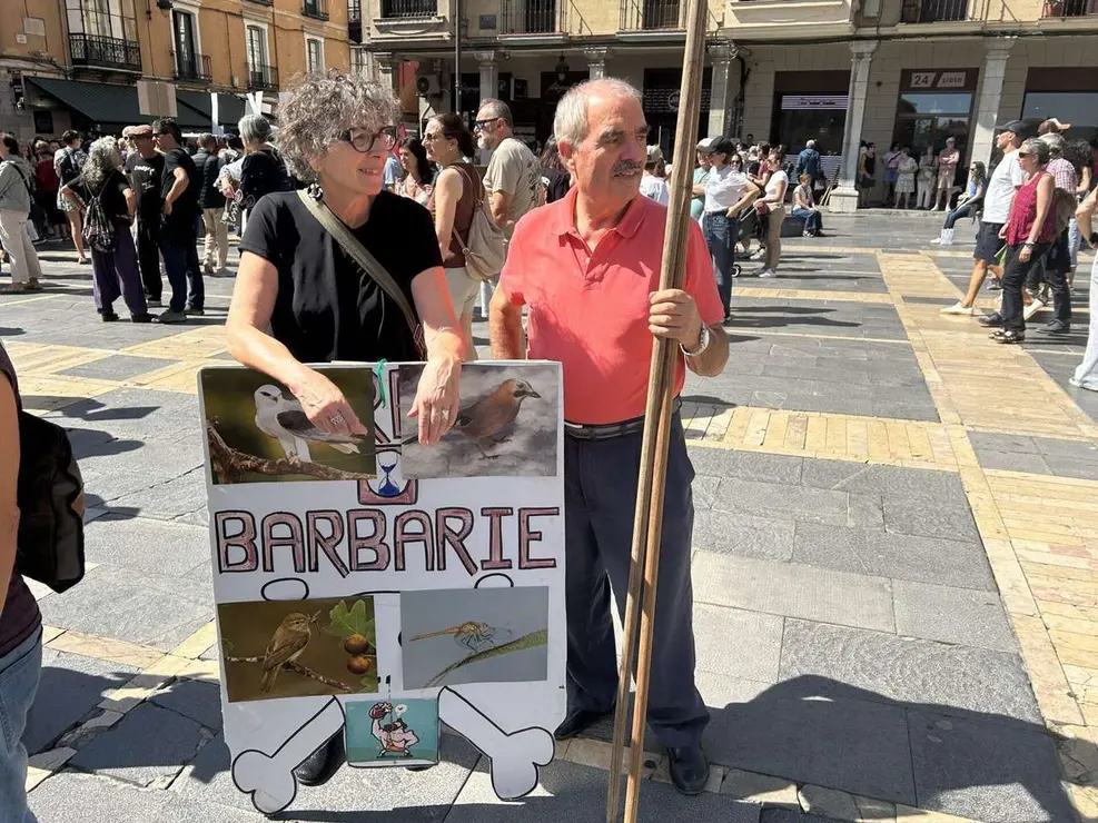 Fotograf&iacute;as de la manifestaci&oacute;n en Le&oacute;n contra la gesti&oacute;n de los incendios. Im&aacute;genes: Hugo Garc&iacute;a Gonz&aacute;lez | Le&oacute;n 24 Horas