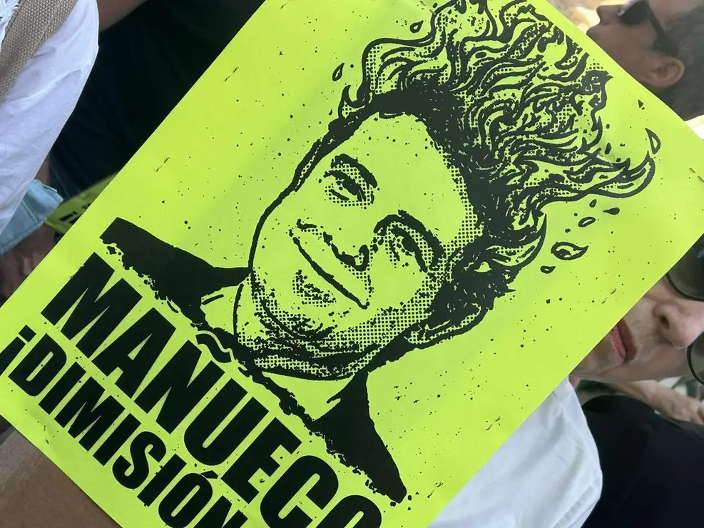 Fotograf&iacute;as de la manifestaci&oacute;n en Le&oacute;n contra la gesti&oacute;n de los incendios. Im&aacute;genes: Hugo Garc&iacute;a Gonz&aacute;lez | Le&oacute;n 24 Horas