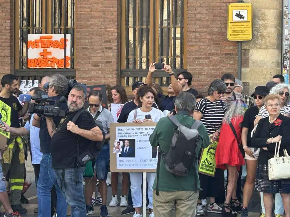 Fotograf&iacute;as de la manifestaci&oacute;n en Le&oacute;n contra la gesti&oacute;n de los incendios. Im&aacute;genes: Hugo Garc&iacute;a Gonz&aacute;lez | Le&oacute;n 24 Horas