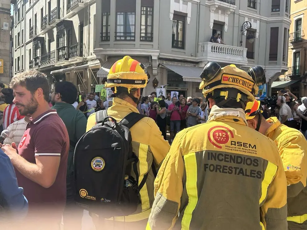 Fotograf&iacute;as de la manifestaci&oacute;n en Le&oacute;n contra la gesti&oacute;n de los incendios. Im&aacute;genes: Hugo Garc&iacute;a Gonz&aacute;lez | Le&oacute;n 24 Horas