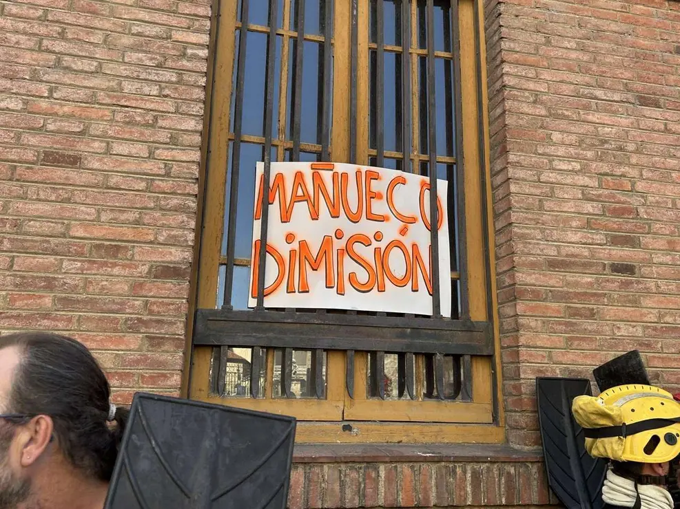 Fotograf&iacute;as de la manifestaci&oacute;n en Le&oacute;n contra la gesti&oacute;n de los incendios. Im&aacute;genes: Hugo Garc&iacute;a Gonz&aacute;lez | Le&oacute;n 24 Horas