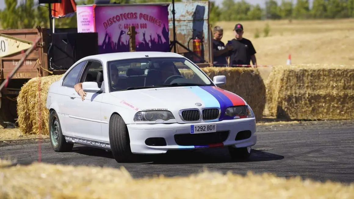 Exhibiciones de drift y ambiente festivo en la tercera edici&oacute;n del Bercianos Motor Show. Fotos: Le&oacute;n 24 Horas