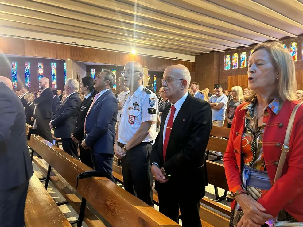 Acto de toma de posesi&oacute;n de M&oacute;nica Urdiales como nueva abadesa de la Cofrad&iacute;a del Cristo del Gran Poder. Le&oacute;n 24 Horas