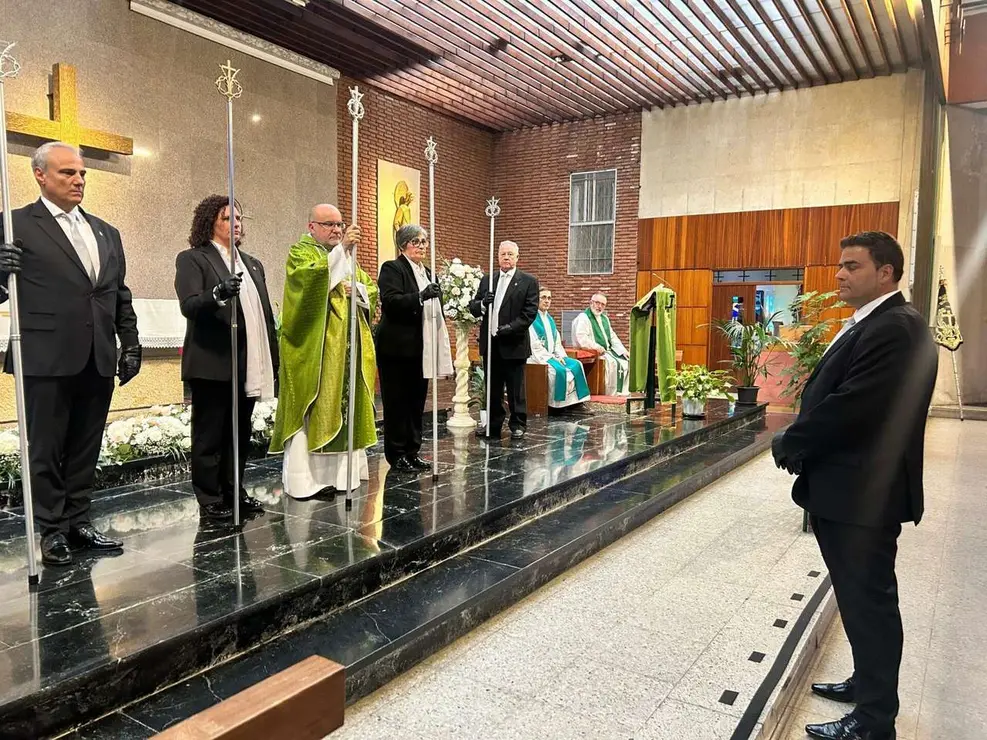 Acto de toma de posesi&oacute;n de M&oacute;nica Urdiales como nueva abadesa de la Cofrad&iacute;a del Cristo del Gran Poder. Le&oacute;n 24 Horas