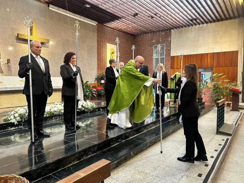 Acto de toma de posesi&oacute;n de M&oacute;nica Urdiales como nueva abadesa de la Cofrad&iacute;a del Cristo del Gran Poder. Le&oacute;n 24 Horas