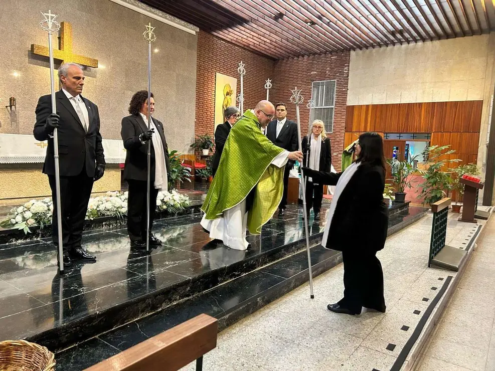 Acto de toma de posesi&oacute;n de M&oacute;nica Urdiales como nueva abadesa de la Cofrad&iacute;a del Cristo del Gran Poder. Le&oacute;n 24 Horas
