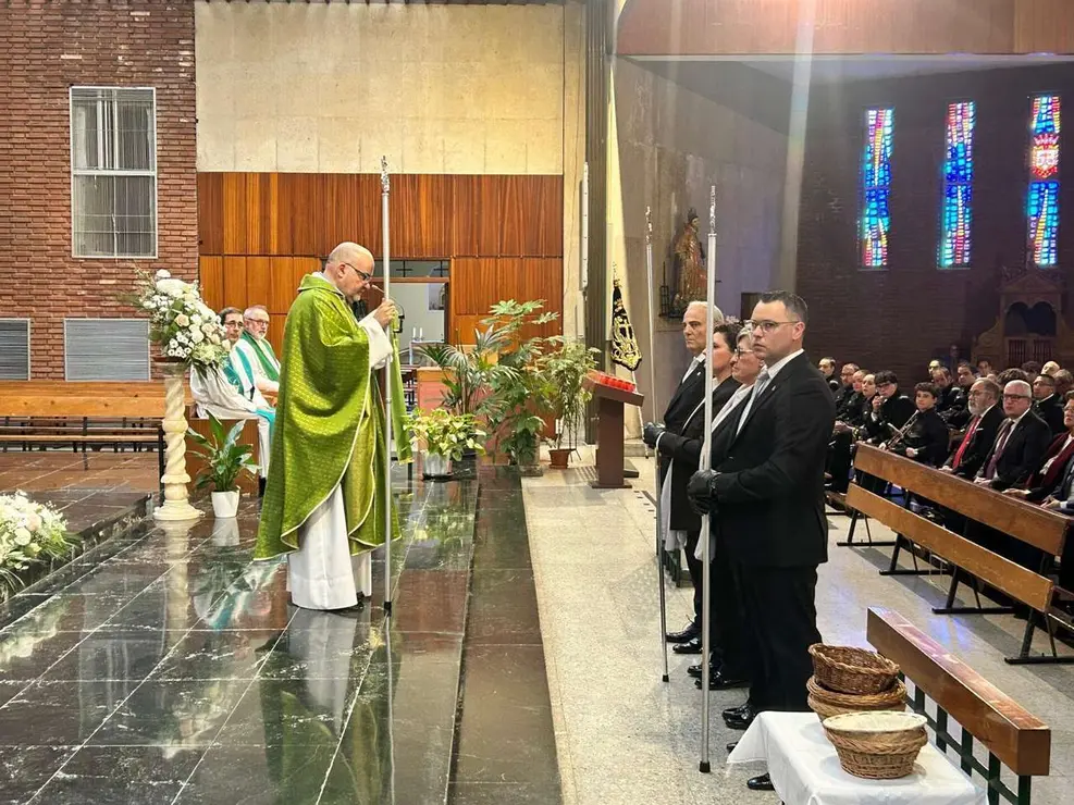 Acto de toma de posesi&oacute;n de M&oacute;nica Urdiales como nueva abadesa de la Cofrad&iacute;a del Cristo del Gran Poder. Le&oacute;n 24 Horas