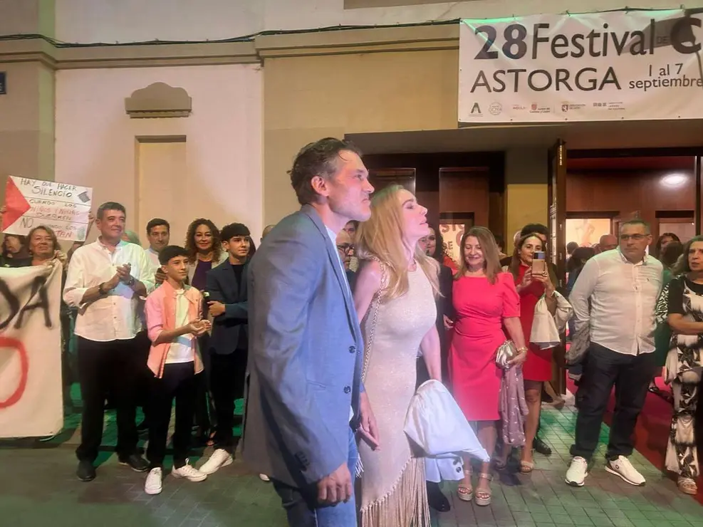 Llegada de los protagonistas y personalidades al Festival de Cine de Astorga en el Teatro Gull&oacute;n. Fotos: Le&oacute;n 24 Horas