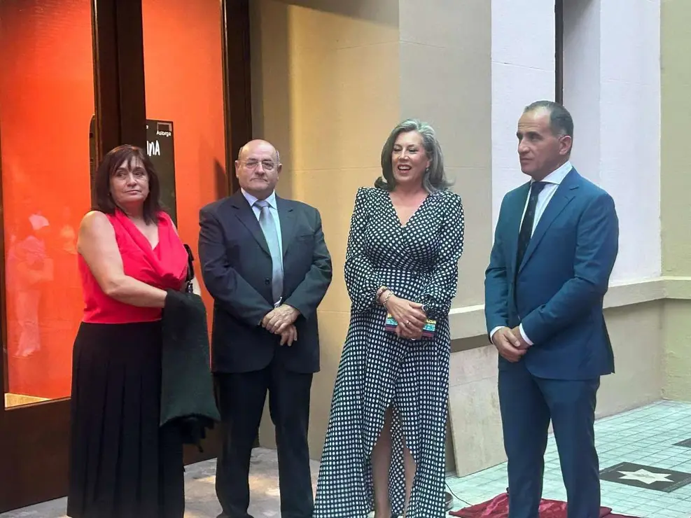 Llegada de los protagonistas y personalidades al Festival de Cine de Astorga en el Teatro Gull&oacute;n. Fotos: Le&oacute;n 24 Horas