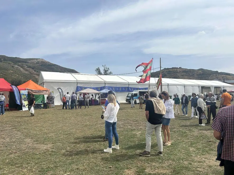 Vecinos y visitantes disfrutaron de la feria ganadera y los actos del Cristo de Valdelugueros 2025. Le&oacute;n 24 horas.