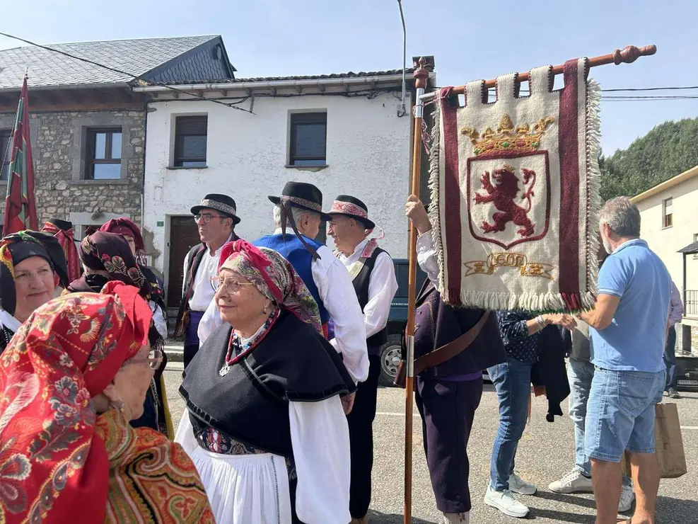 Vecinos y visitantes disfrutaron de la feria ganadera y los actos del Cristo de Valdelugueros 2025. Le&oacute;n 24 horas.