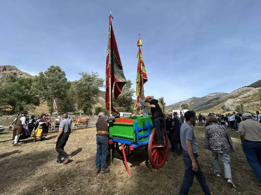 Vecinos y visitantes disfrutaron de la feria ganadera y los actos del Cristo de Valdelugueros 2025. Le&oacute;n 24 horas.