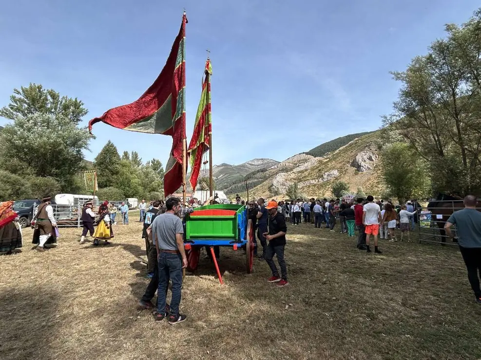 Vecinos y visitantes disfrutaron de la feria ganadera y los actos del Cristo de Valdelugueros 2025. Le&oacute;n 24 horas.