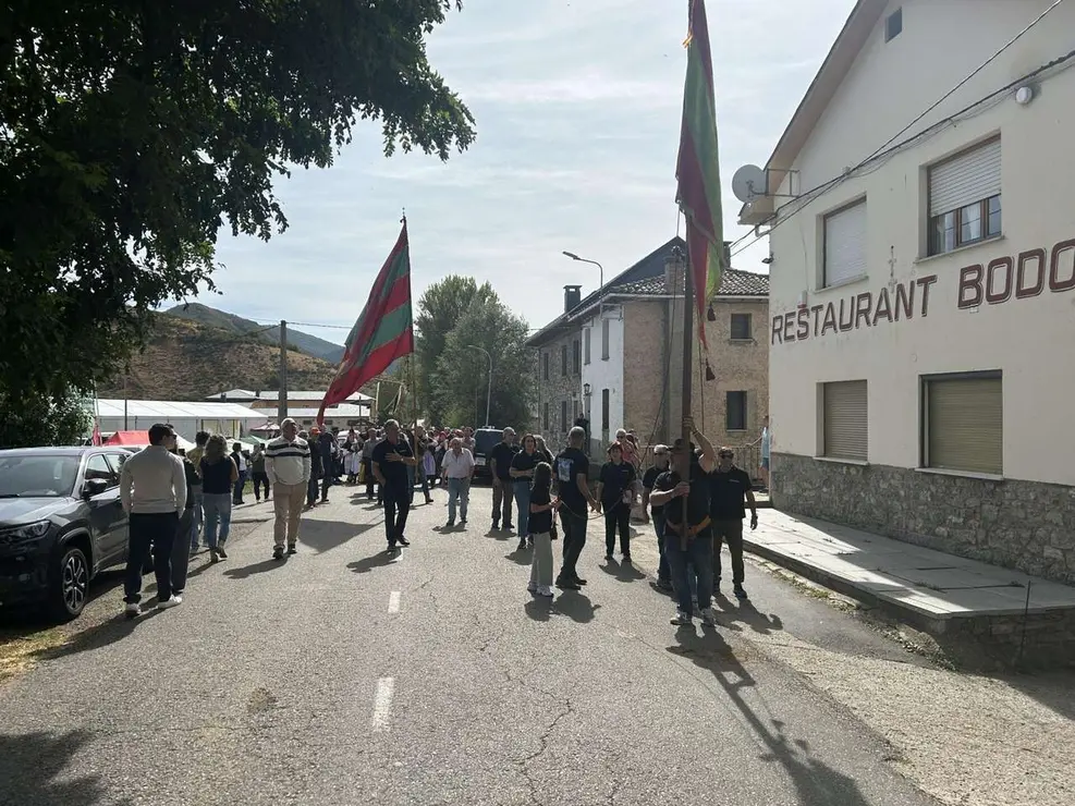 Vecinos y visitantes disfrutaron de la feria ganadera y los actos del Cristo de Valdelugueros 2025. Le&oacute;n 24 horas.