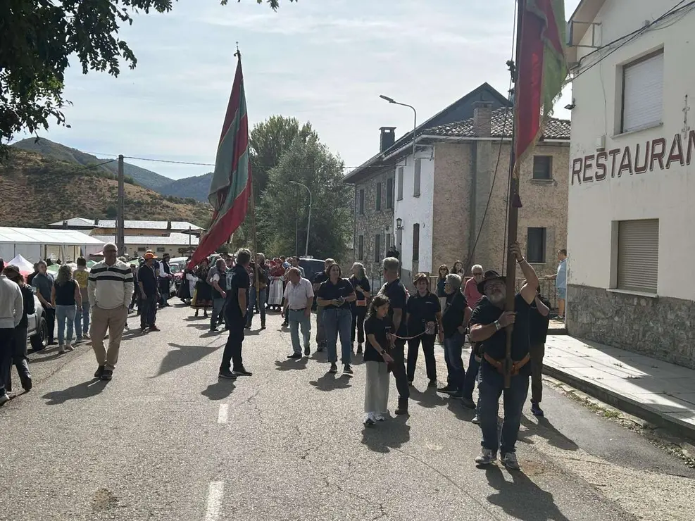 Vecinos y visitantes disfrutaron de la feria ganadera y los actos del Cristo de Valdelugueros 2025. Le&oacute;n 24 horas.