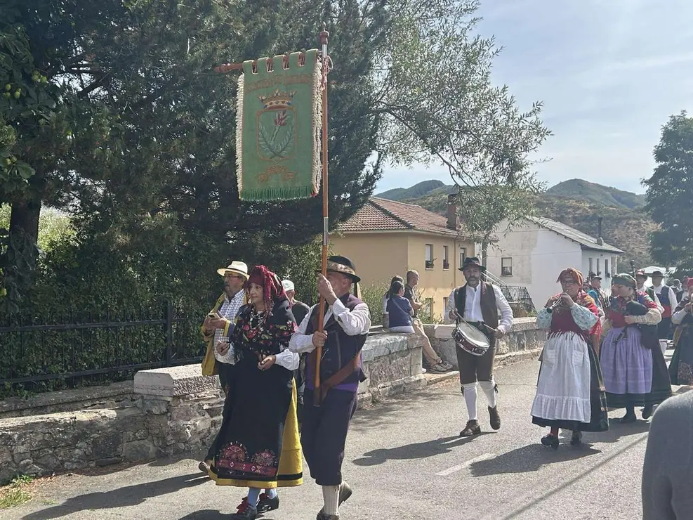 Vecinos y visitantes disfrutaron de la feria ganadera y los actos del Cristo de Valdelugueros 2025. Le&oacute;n 24 horas.