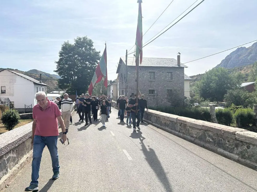 Vecinos y visitantes disfrutaron de la feria ganadera y los actos del Cristo de Valdelugueros 2025. Le&oacute;n 24 horas.