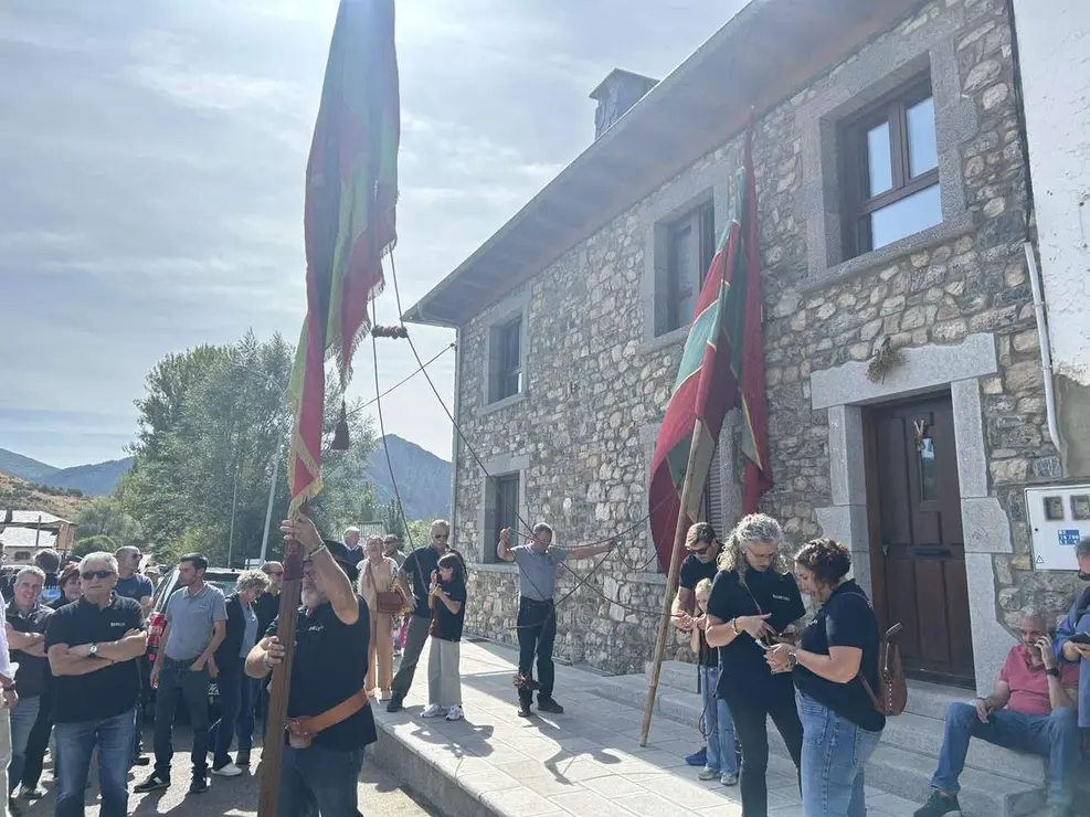 Vecinos y visitantes disfrutaron de la feria ganadera y los actos del Cristo de Valdelugueros 2025. Le&oacute;n 24 horas.