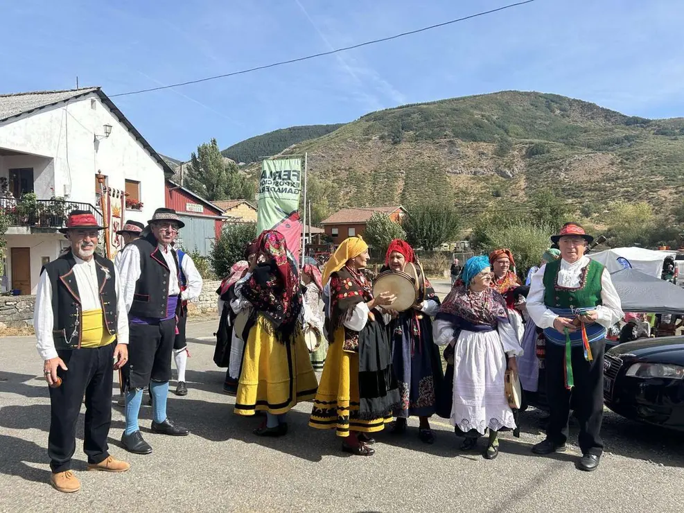 Vecinos y visitantes disfrutaron de la feria ganadera y los actos del Cristo de Valdelugueros 2025. Le&oacute;n 24 horas.