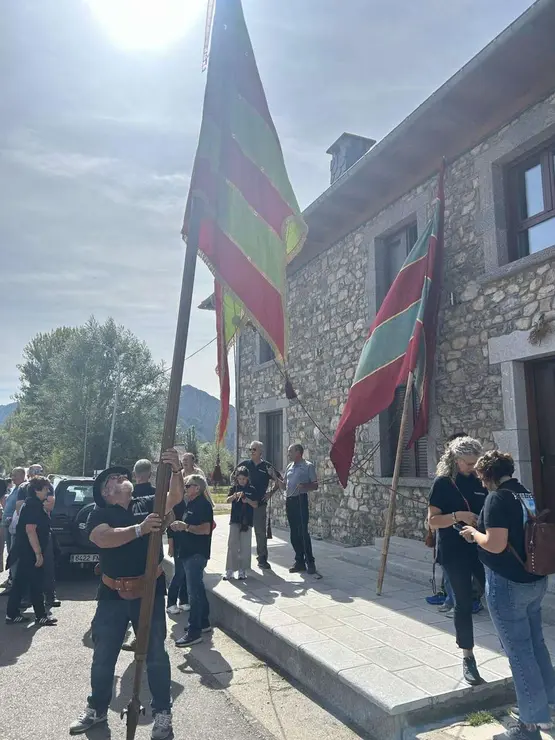 Vecinos y visitantes disfrutaron de la feria ganadera y los actos del Cristo de Valdelugueros 2025. Le&oacute;n 24 horas.