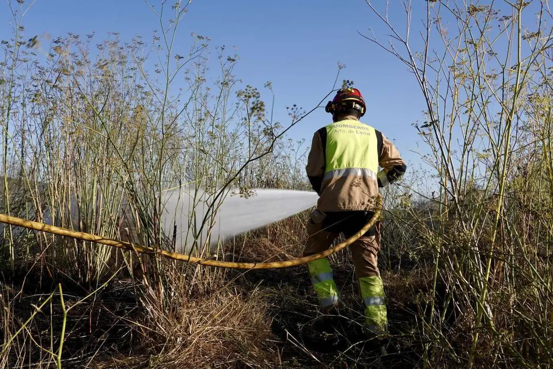 Incendio en la localidad leonesa de Quintana de Raneros. Campillo