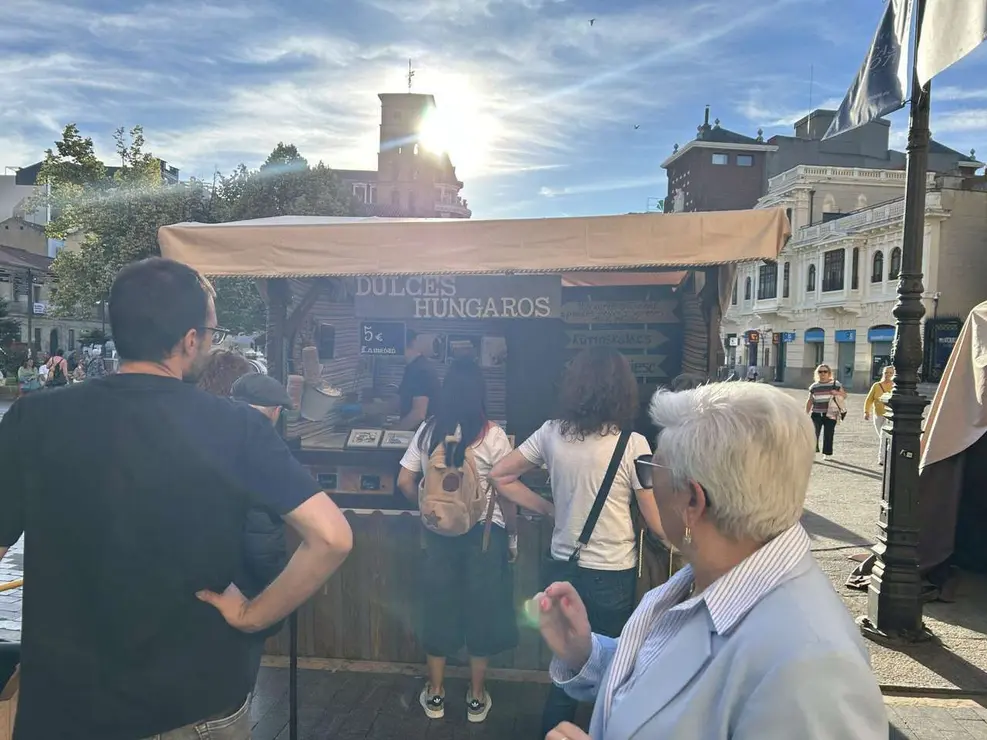 Mercado de las Tres Culturas en Le&oacute;n 2025