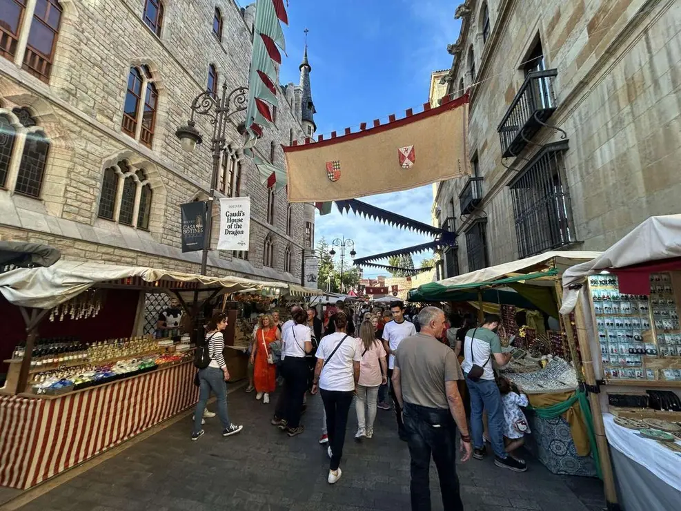 Mercado de las Tres Culturas en Le&oacute;n 2025